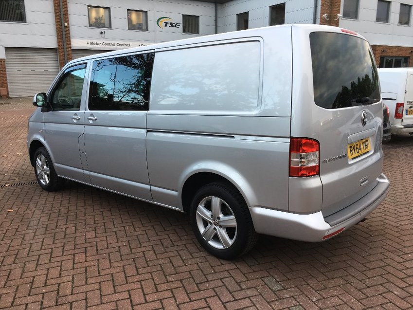 View VOLKSWAGEN TRANSPORTER T32 TDI KOMBI HIGHLINE BMT