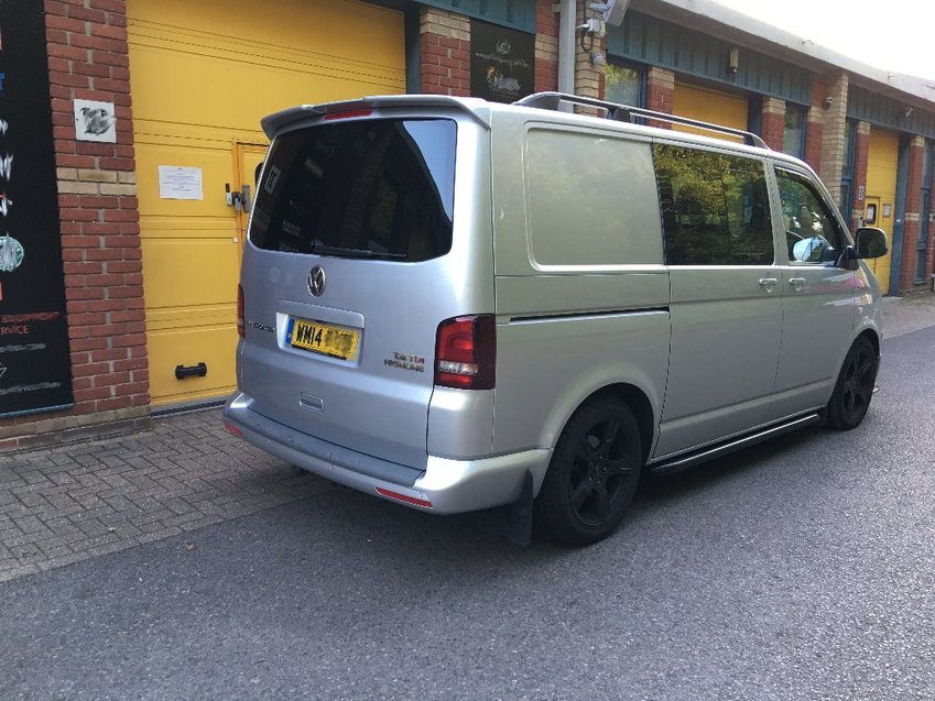 View VOLKSWAGEN TRANSPORTER T32 TDI KOMBI HIGHLINE