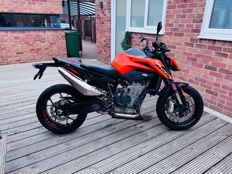 View KTM 790 DUKE L