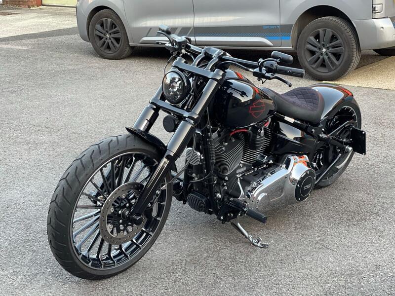 View HARLEY-DAVIDSON Softail FXSB Breakout