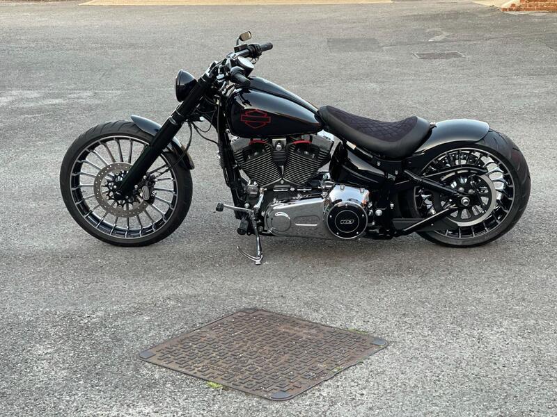 View HARLEY-DAVIDSON Softail FXSB Breakout