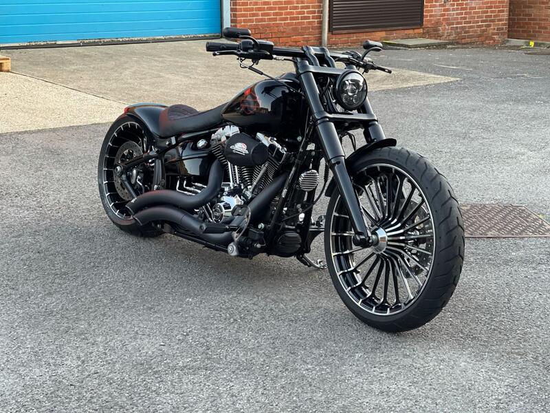 View HARLEY-DAVIDSON Softail FXSB Breakout