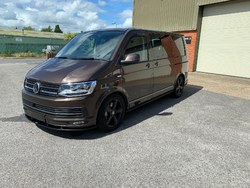 View VOLKSWAGEN TRANSPORTER COMBI T32 TDI KOMBI HIGHLINE 4MOTION BMT