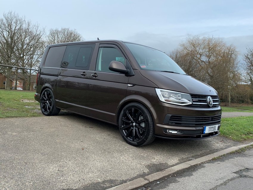 View VOLKSWAGEN TRANSPORTER TSi  204 BlueMotion DSG Auto SWB Start-StopT32 Kombi B Highline