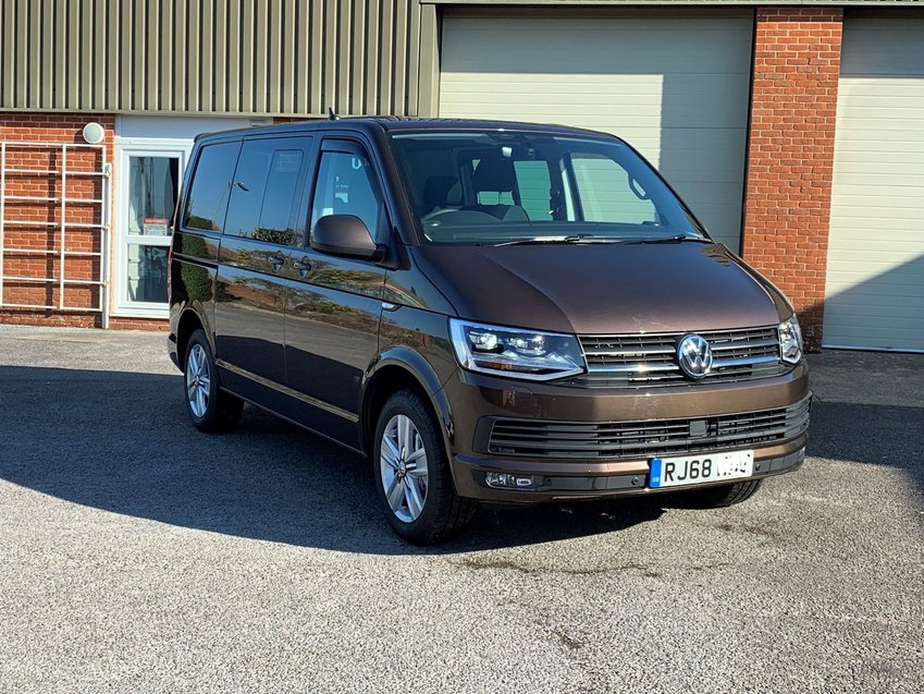 View VOLKSWAGEN TRANSPORTER TSi 204 BlueMotion DSG Auto SWB Start-Stop T32 Kombi BlueMotion Highline